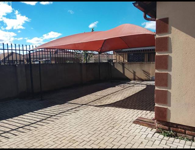 2 BEDROOM HOUSE FOR SALE IN VANDERBIJLPARK CE 4